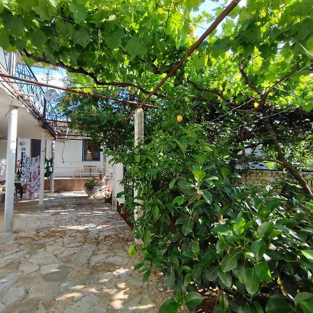 Beach Rooms Himare Exterior photo