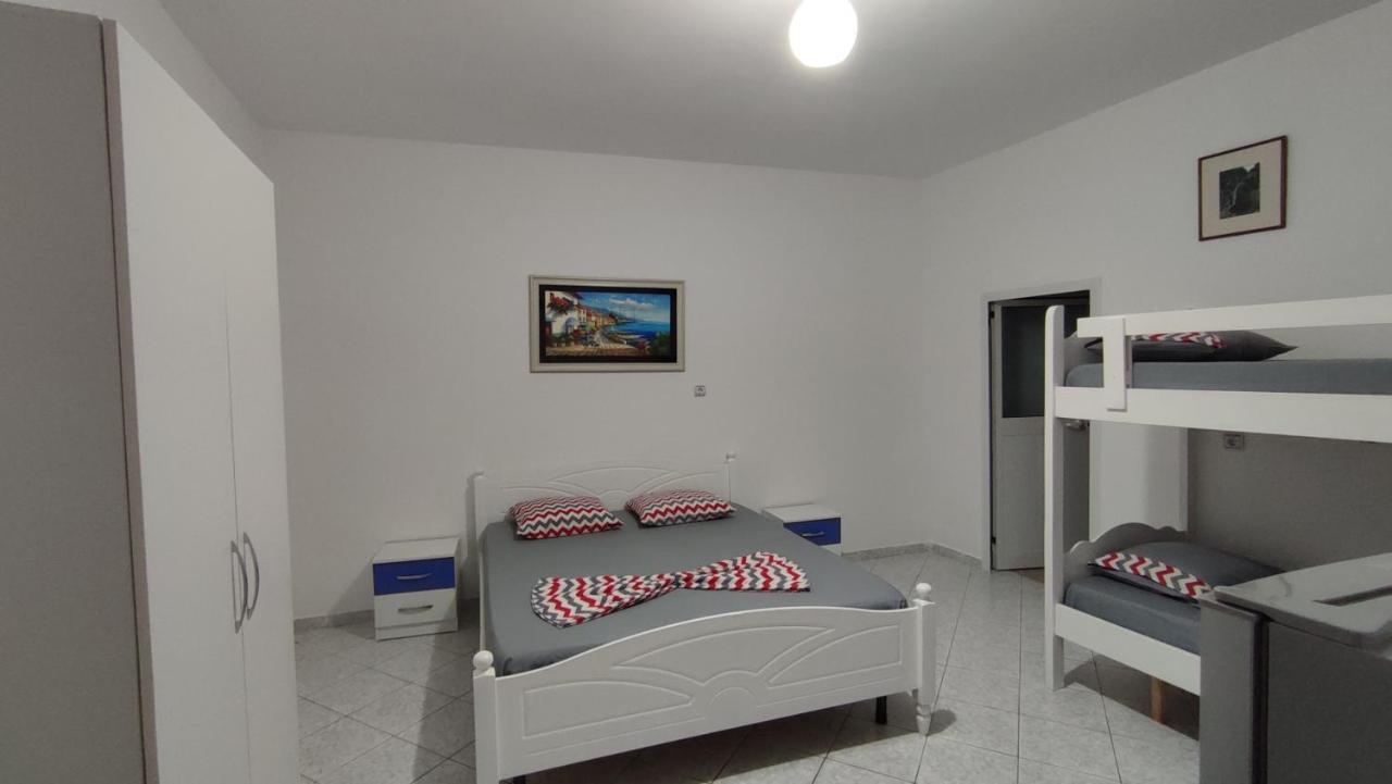 Beach Rooms Himare Exterior photo